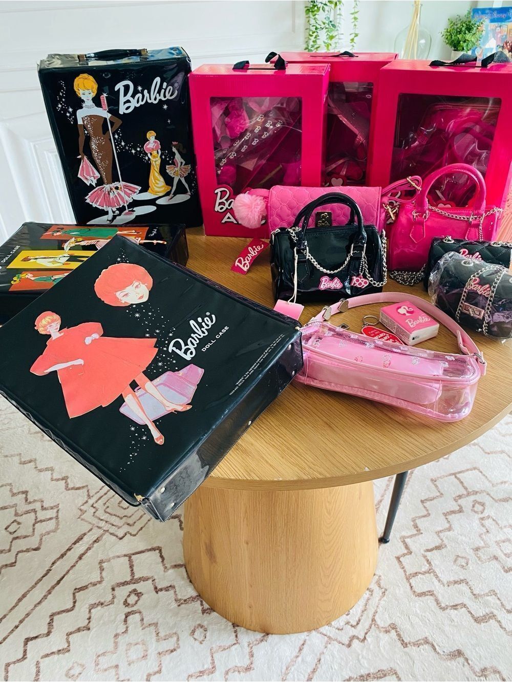 🛍️Barbie Vintage and New Collection: Shoes, Bags & Barbie Cases